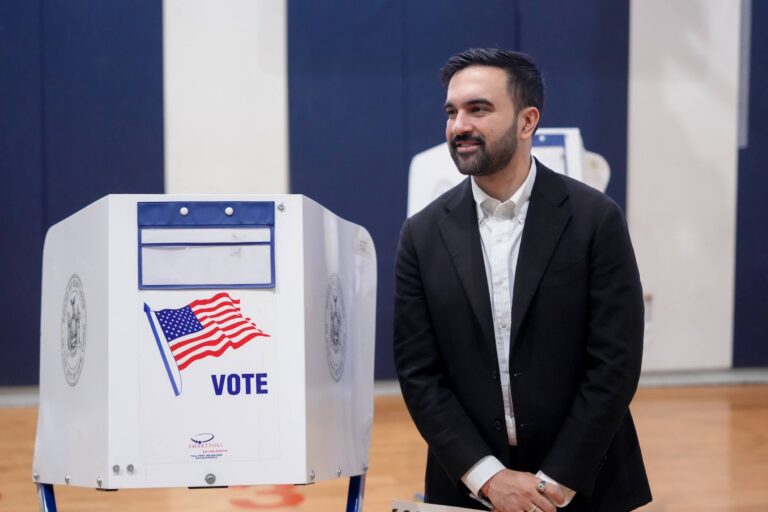 De nouvelles données révèlent comment les quartiers juifs se sont divisés entre Cuomo et Mamdani