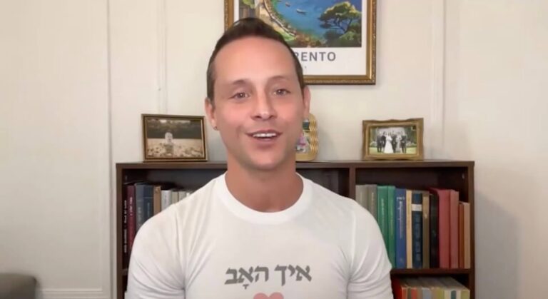 Nom de l'utilisateur : Lire la suiteVIDEO : Moishele Alfonso sur le nouveau livre d'histoires d'IL Peretz pour les étudiants