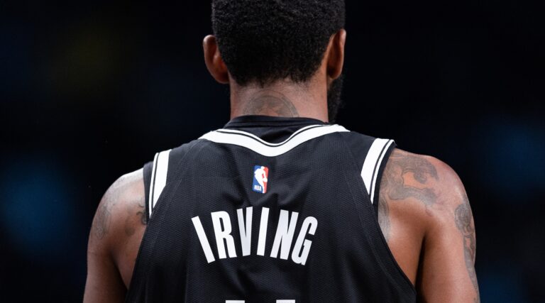 Nous avons regardé le film partagé par Kyrie Irving pour que vous n'ayez pas à le faire