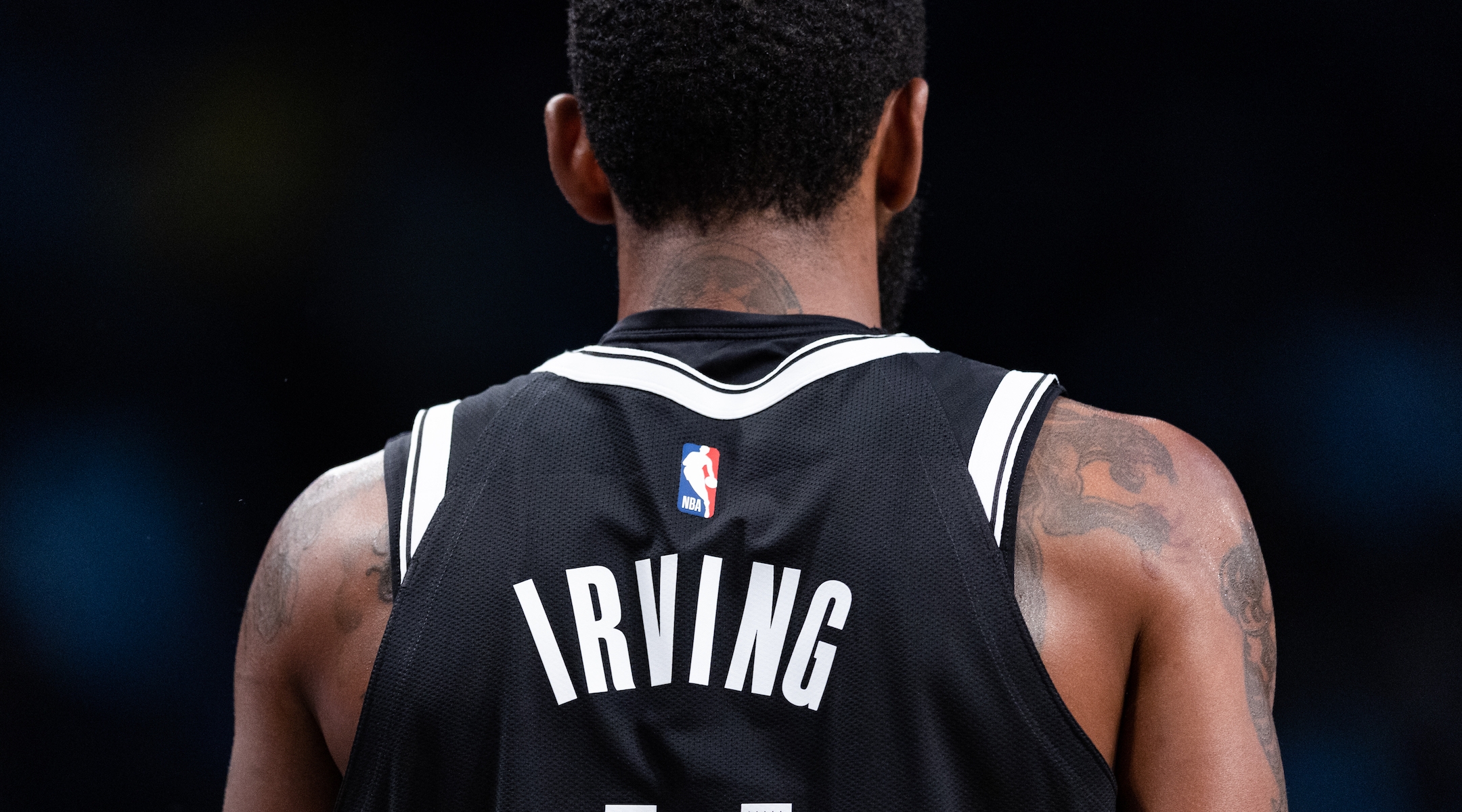 Nous avons regardé le film partagé par Kyrie Irving pour que vous n'ayez pas à le faire