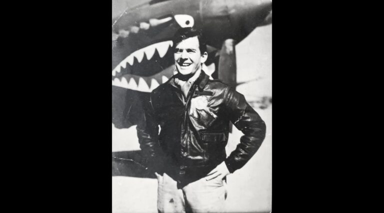 82 ans après que son avion a été abattu en Chine, Morton Sher, pilote juif de la Seconde Guerre mondiale, repose chez lui