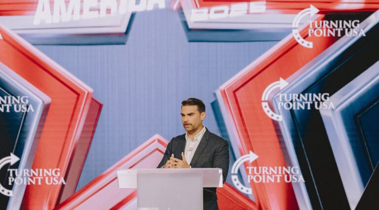 Ben Shapiro mène une dernière bataille contre l’antisémitisme de droite. Ça ne va pas bien.