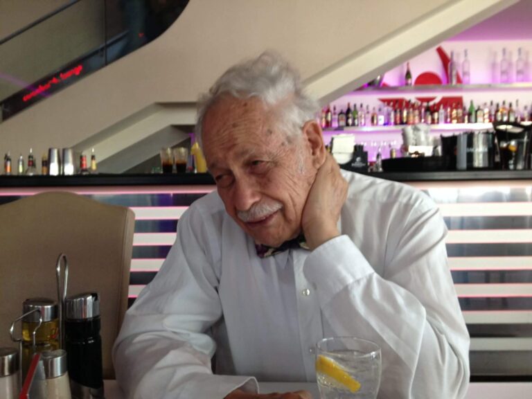 Juif américain exilé derrière le rideau de fer, il n'a jamais perdu son amour pour l'Allemagne de l'Est.