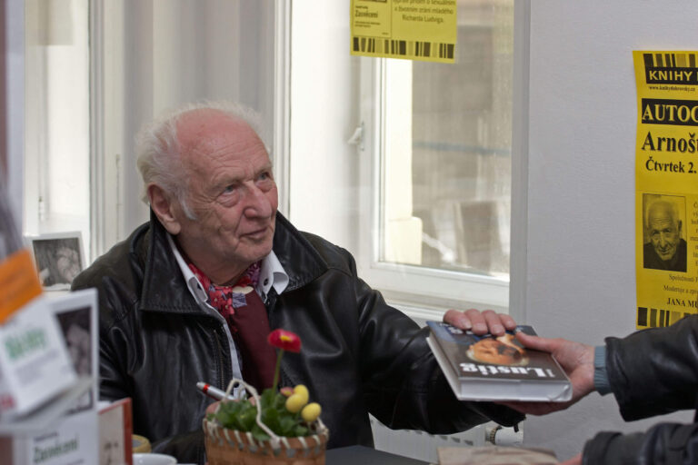 L'écrivain survivant de l'Holocauste qui peut nous aider à traverser cette époque inquiétante