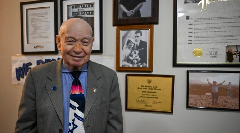 Le directeur de New York rejette le discours d'un survivant de l'Holocauste à cause de ses "messages sur Israël et la Palestine"