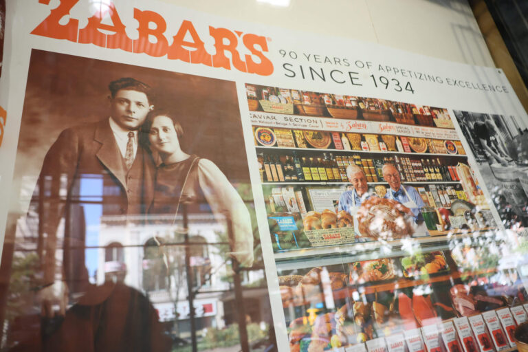 Maintenant que Saul Zabar est parti, que deviendra le club « Over 95 » du plus grand magasin de produits appétissants de New York ?