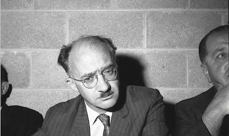 N'hésitez pas à nous contacter. אַפֿריקעDeux poètes yiddish qui ont célébré la nature de la Biélorussie à l'Afrique