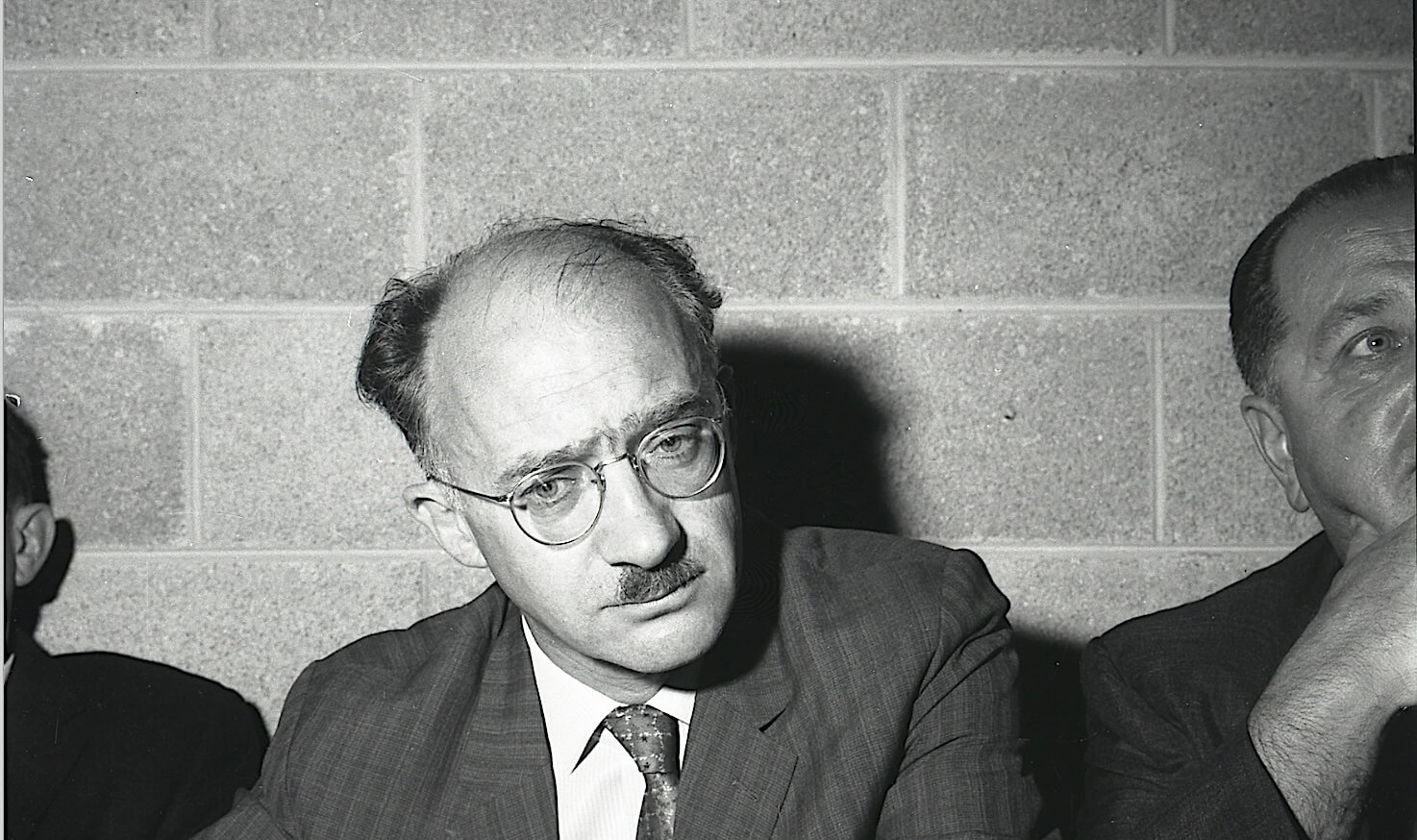 N'hésitez pas à nous contacter. אַפֿריקעDeux poètes yiddish qui ont célébré la nature de la Biélorussie à l'Afrique