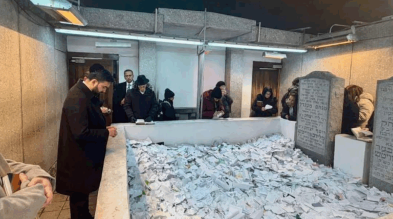 Zohran Mamdani visite l'Ohel du Rabbi, de plus en plus un lieu de pèlerinage pour les hommes politiques