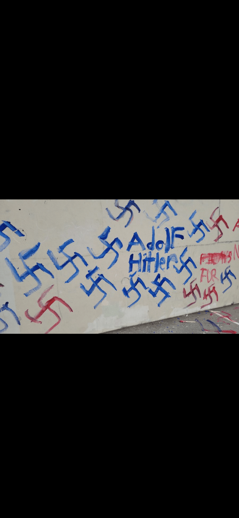 Des suspects arrêtés pour avoir peint des croix gammées sur le terrain de jeu de Brooklyn deux jours de suite