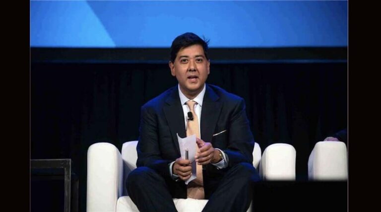 Il fait des recherches sur l'antisémitisme pour gagner sa vie. Pourquoi le Département d’État veut-il l’expulser du pays ?