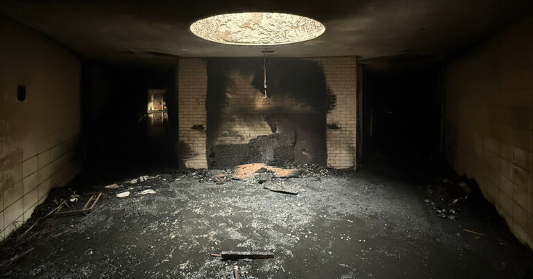 Incendie dans la plus grande synagogue du Mississippi sous enquête fédérale après son arrestation