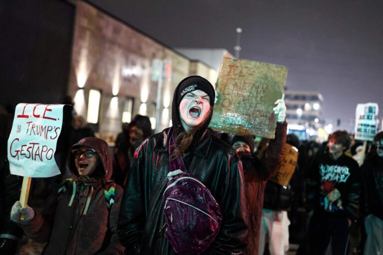 La fusillade de l'ICE à Minneapolis a brisé le rêve américain de mon père, survivant de l'Holocauste.