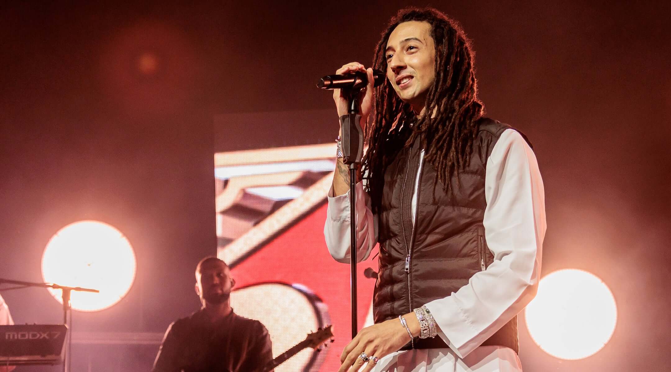 La participation du rappeur italien Ghali aux Jeux olympiques d'hiver suscite des réactions négatives suite à son plaidoyer pour Gaza