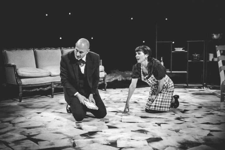 Confronter l’art et l’amour alors que les nazis se rapprochent