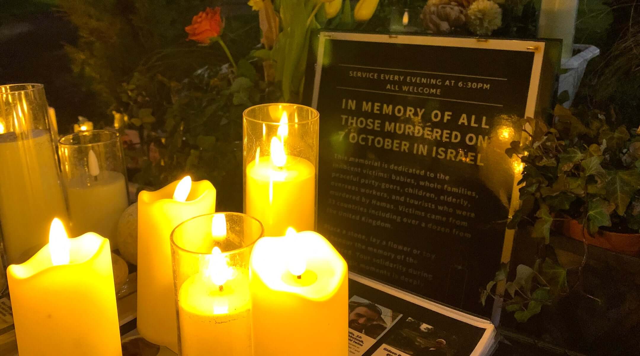 La Britannique qui a retiré une affiche d'otage israélien d'un site commémoratif est reconnue coupable de vol