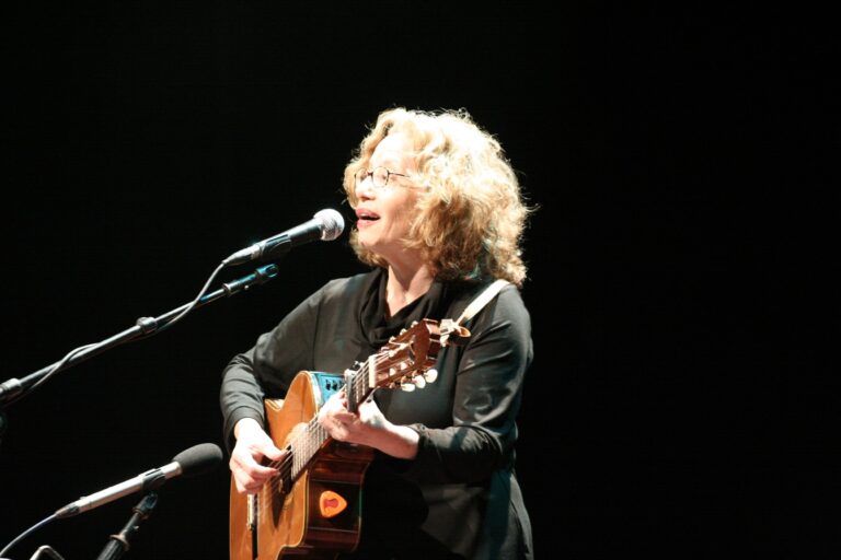 « Mon Dieu chanter en yiddish n’a rien à voir avec la nostalgie"