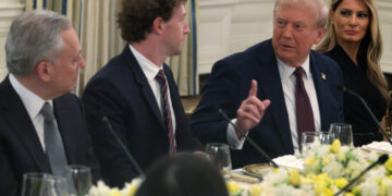 Pour les titans de l’industrie de l’Allemagne nazie et de l’Amérique de Trump, le silence et la complicité permettent l’autoritarisme