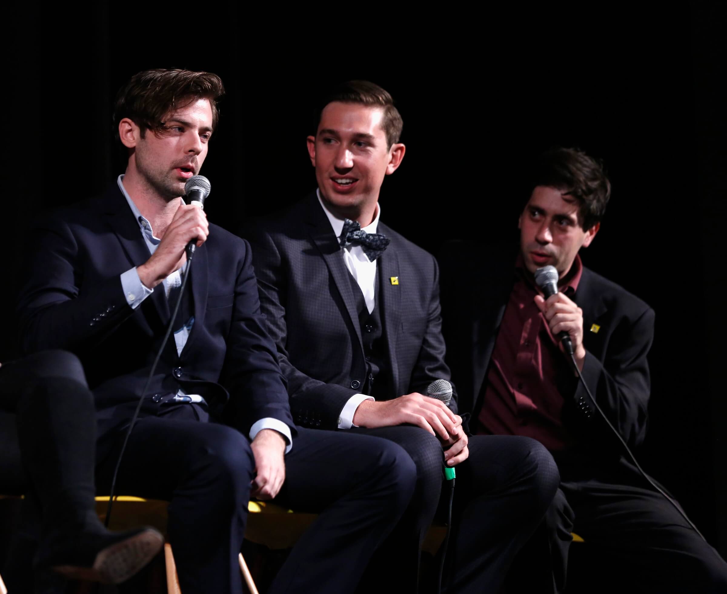 Un narrateur de livre audio a dit aux sionistes de se suicider. Un romancier populaire l’a quand même embauché.