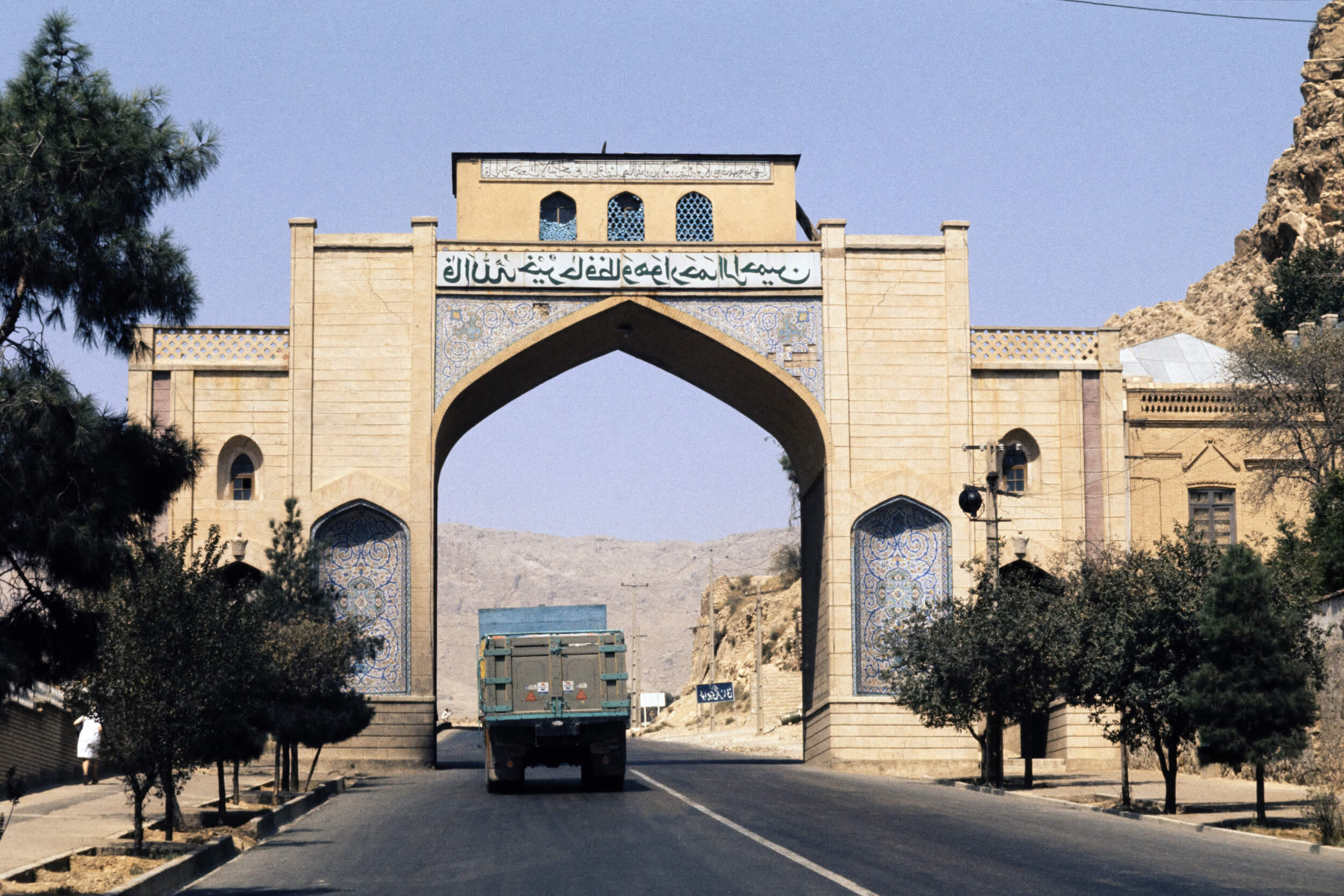 A travers les frappes de missiles et les nuits blanches, l’espoir persistant d’être un juif iranien en Israël