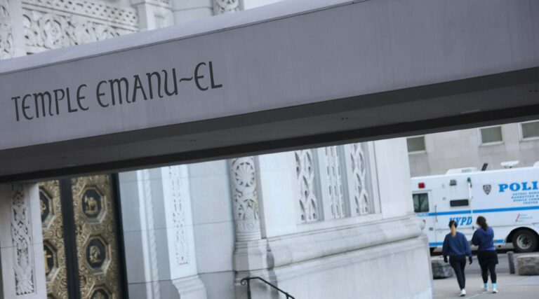 Après les attaques, les organismes de sécurité juifs mettent en garde contre « l'environnement de menace le plus élevé et le plus complexe » de l'histoire récente