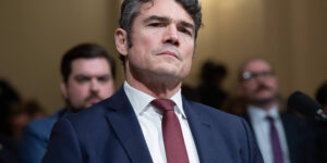 Joe Kent, responsable de Trump ayant des liens avec la suprématie blanche, démissionne à cause de la guerre en Iran et accuse Israël