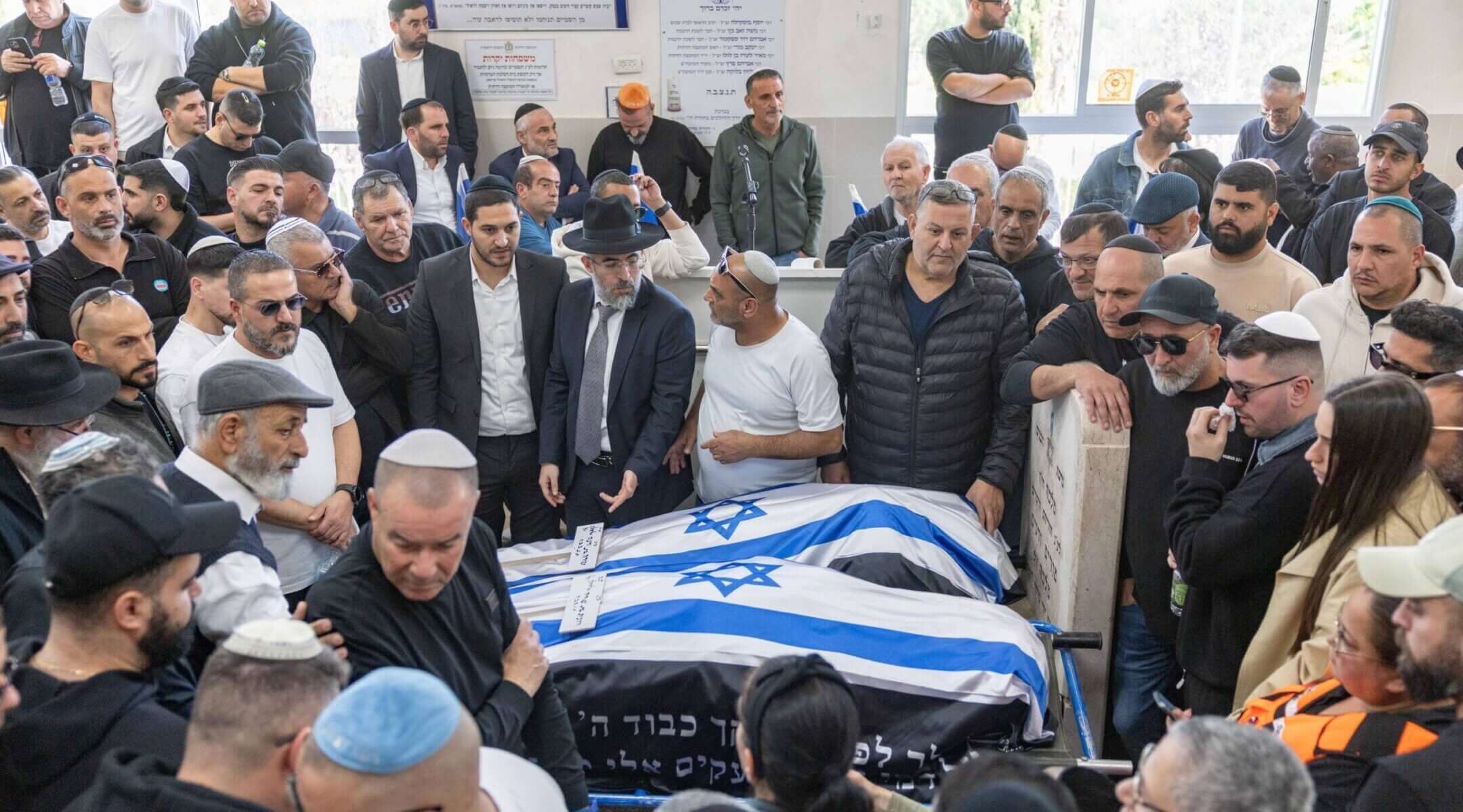 Le Hezbollah entre dans la guerre en Iran et tire sur le nord d'Israël, alors que les responsables américains affirment que de nouveaux combats sont à venir