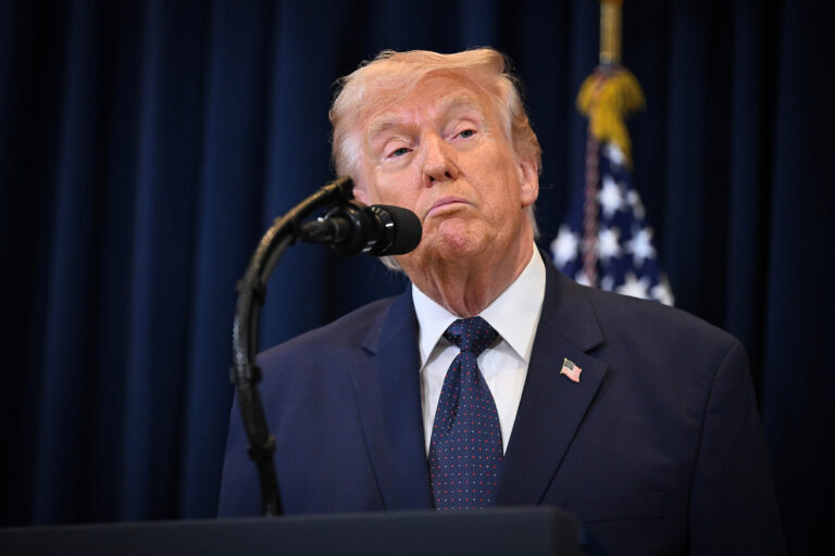 Le conseiller musulman de la Commission pour la liberté religieuse de Trump démissionne pour protester contre le « programme politique sioniste »