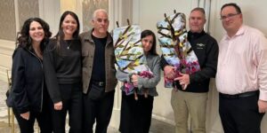 Les chrétiens irakiens de West Bloomfield se sont précipités pour aider le Temple d’Israël lors d’une journée terrifiante. Une invitation ouverte pour le Shabbat a suivi.