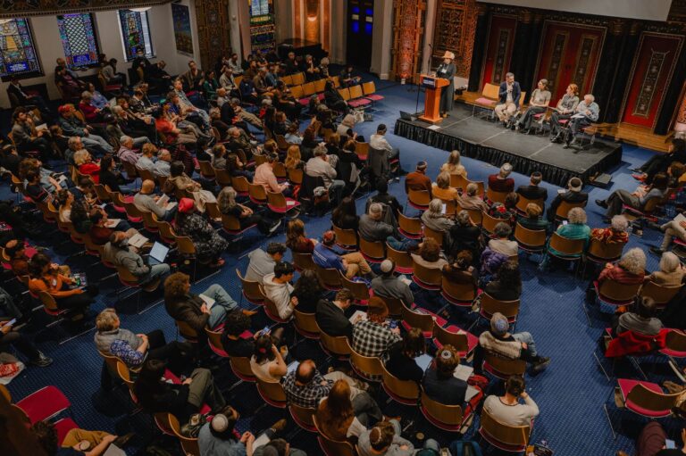 Lorsque les Juifs pratiquants se sont rassemblés pour défier l’orthodoxie israélienne, des joutes verbales et des débrayages ont suivi.