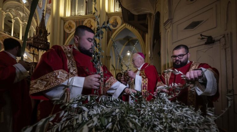 Netanyahu ordonne l'ouverture de l'église du Saint-Sépulcre après que la fermeture du dimanche des Rameaux ait attisé les tensions