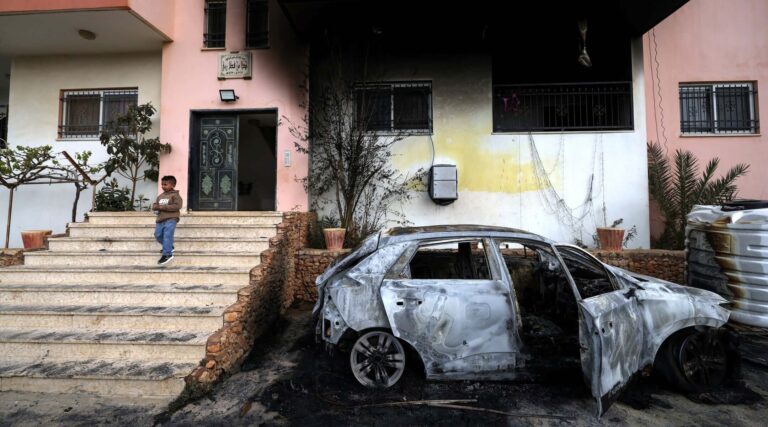 Tsahal suspend l'unité qui a détenu l'équipe de CNN en Cisjordanie, alors qu'Herzog condamne la violence des colons