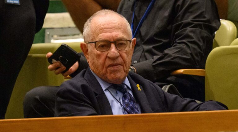 Alan Dershowitz quitte le Parti démocrate, le qualifiant de « parti le plus anti-israélien de l'histoire des États-Unis »