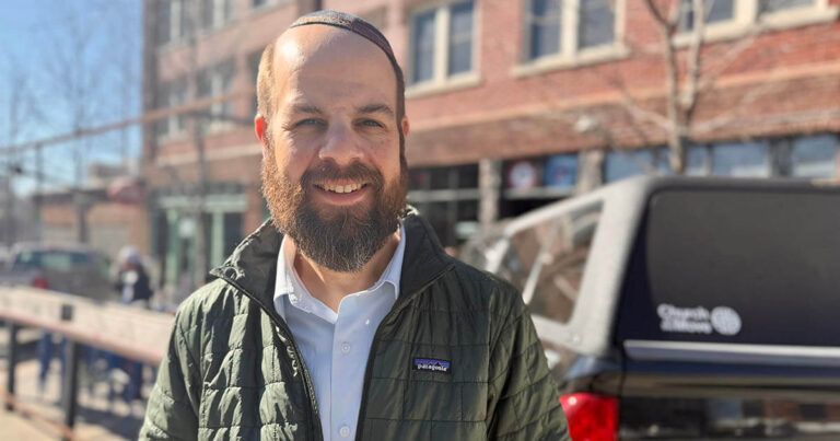 Des familles juives et un rabbin demandent à se joindre au procès visant à bloquer l'école juive à charte d'Oklahoma