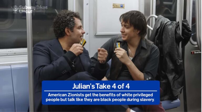 Julian Casablancas, leader de Strokes, affirme que les sionistes « parlent comme les Noirs pendant l'esclavage »