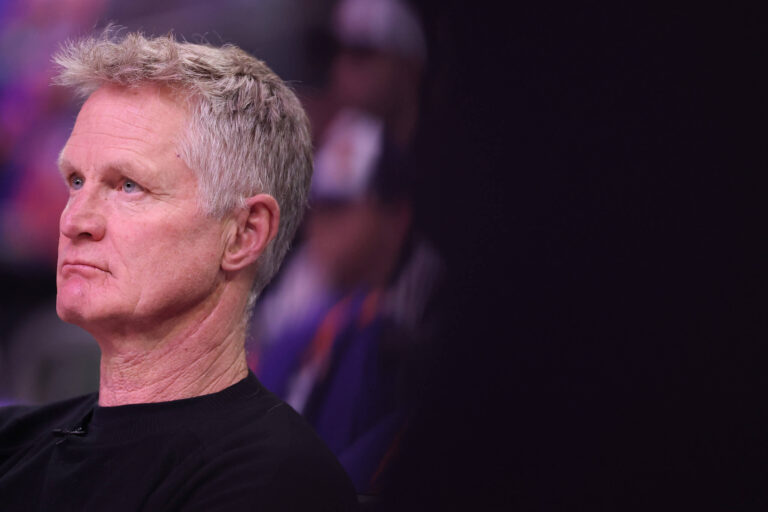 L'entraîneur de la NBA Steve Kerr : "Israël a cherché à se venger du 7 octobre et maintenant 72 000 Palestiniens ont été tués"