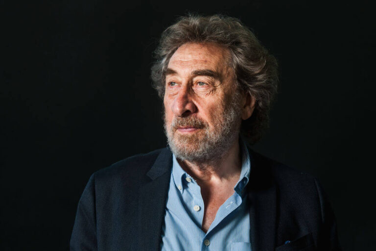 Le 7 octobre a changé Howard Jacobson. Mais son nouveau roman est toujours aussi provocateur.