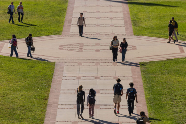 Les Juifs et les autres minorités sont confrontés à des niveaux similaires d'hostilité sur les campus, selon une enquête Brandeis