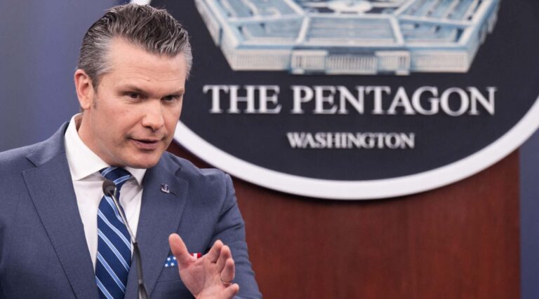 Pete Hegseth compare les médias aux Pharisiens, ancienne secte juive ridiculisée par les chrétiens