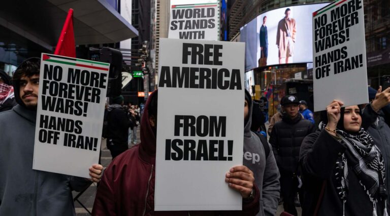 Près de la moitié des jeunes Américains considèrent les relations entre les États-Unis et Israël comme un fardeau, selon une enquête