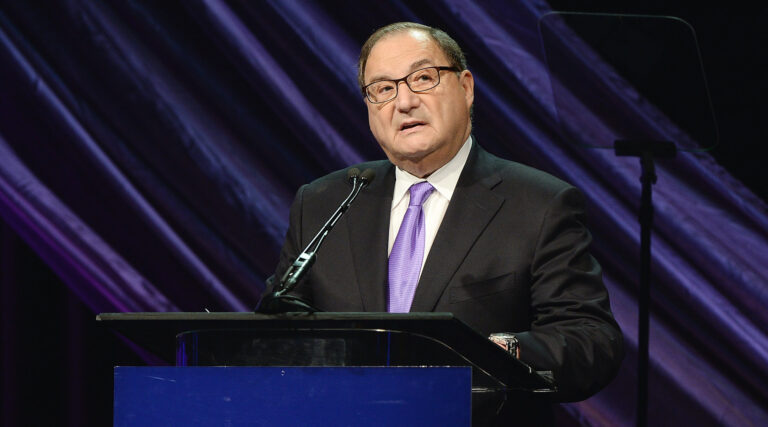 En souvenir d'Abe Foxman, le leader de longue date de l'ADL connu sous le nom de « pape juif », qui a toujours répondu à mes appels