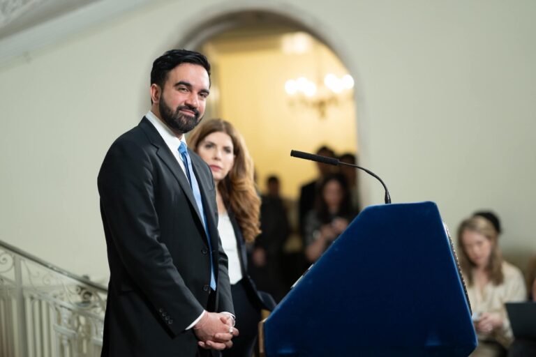 La plupart des électeurs juifs évaluent mal Mamdani, selon un nouveau sondage