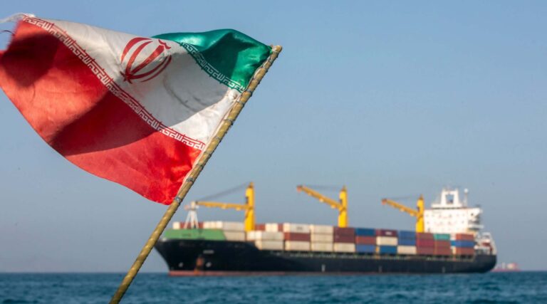 Les États-Unis lancent des attaques contre l’Iran alors que les négociations sur un accord de paix s’éternisent