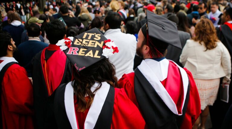 Rutgers désinvite le conférencier d'ouverture suite à un tweet affirmant que les Israéliens « entraînent des chiens à agresser sexuellement les prisonniers »