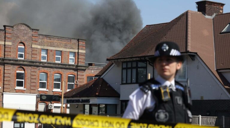 Un incendie massif se déclare dans un supermarché casher de Golders Green à Londres