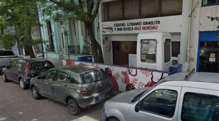Une bibliothèque juive et un centre Chabad près de Buenos Aires ont été attaqués, selon des défenseurs des Juifs argentins