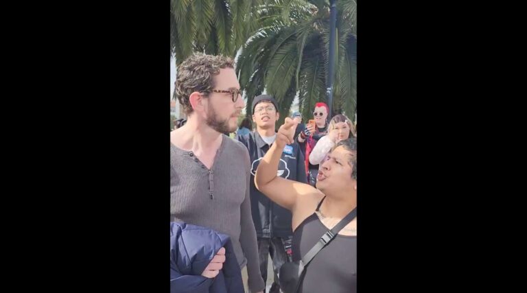 Des groupes juifs, LGBTQ et progressistes dénoncent le harcèlement de la Pride contre le politicien juif Scott Wiener