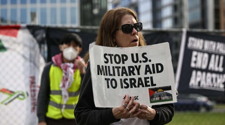La moitié des Américains pensent que les États-Unis « soutiennent trop » Israël