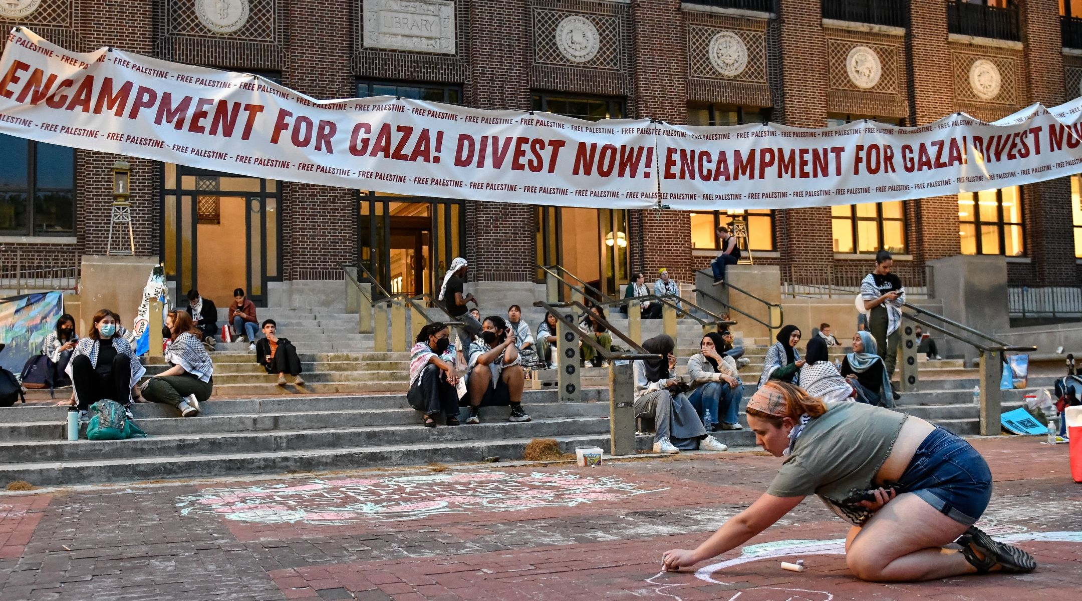 Le FBI inculpe huit personnes liées au mouvement pro-palestinien de l'Université du Michigan pour avoir menacé des responsables et la fédération juive