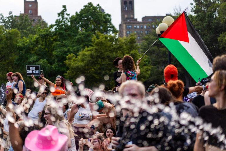 Pendant des années, des militants juifs ont tenté d’amener la marche des digues de New York à accepter les sionistes. Maintenant, ils passent à autre chose.